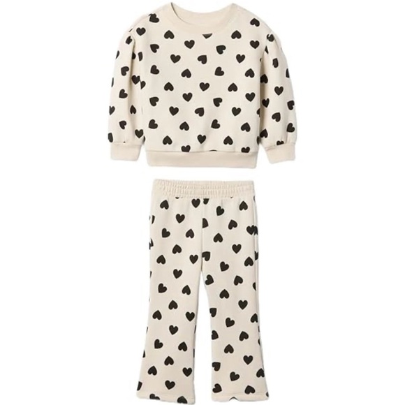 GAP Other - GAP Kids Sweat Set - Cream with Black Hearts Size 3T
